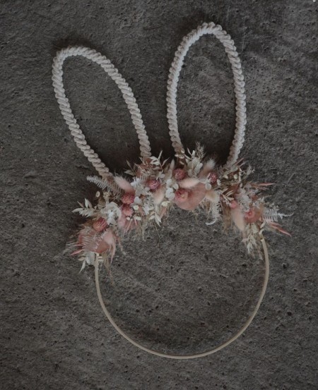 Lapinou en macramé et fleurs séchées