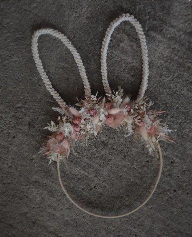 Lapinou en macramé et fleurs séchées
